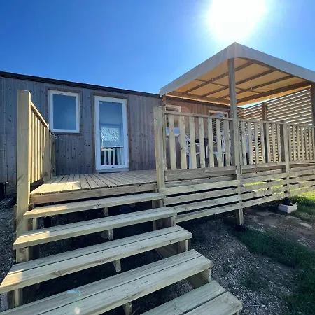 Lopaline, Mobil-home Vue - *